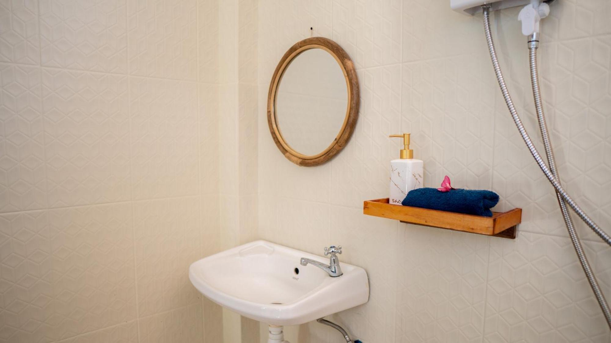 Apartament The White Bay Lombok Kuta  Zewnętrze zdjęcie